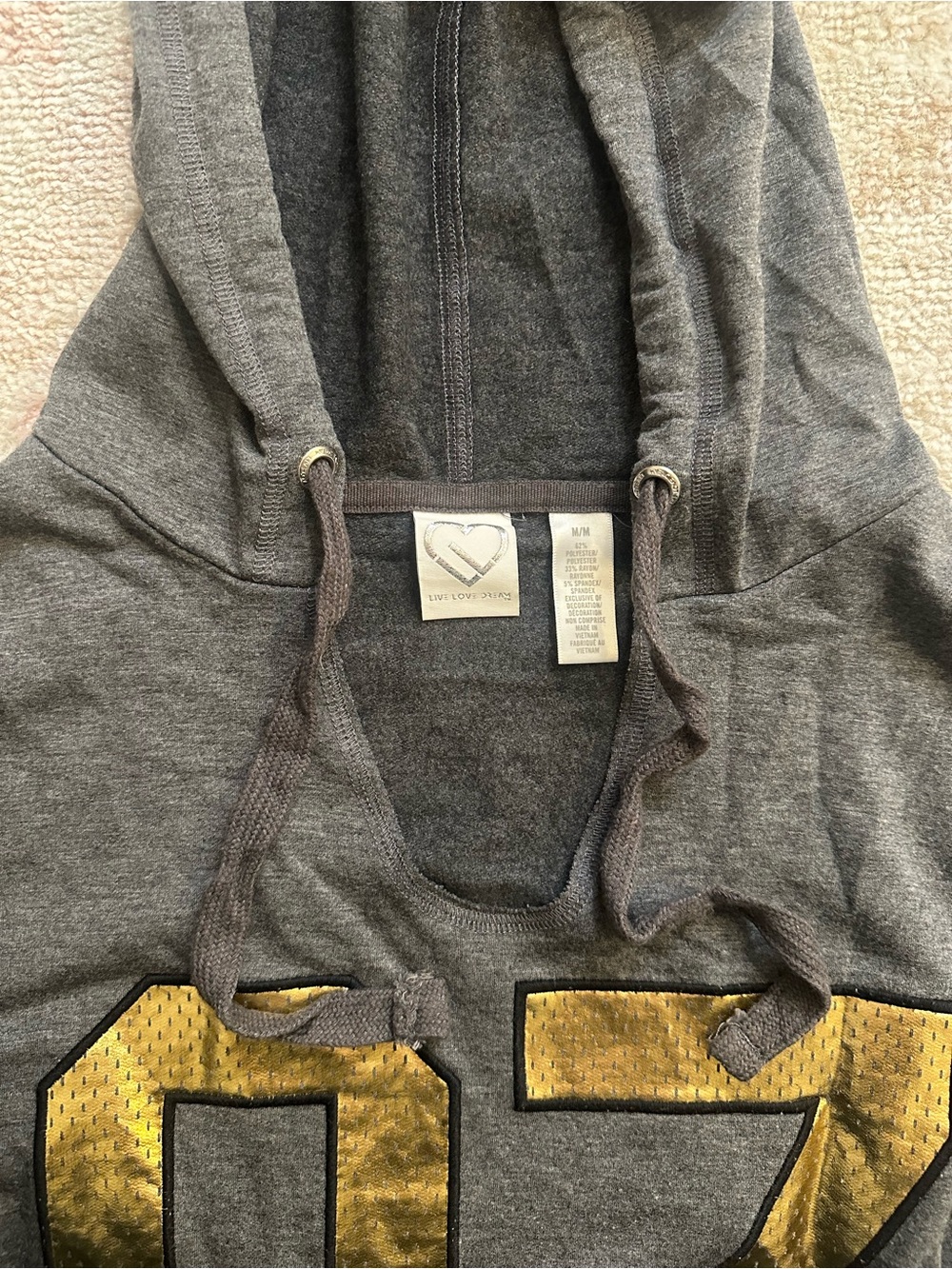 Aeropostale Live Love Dream "97" Hoodie
Shirt - Picture 4 of 4